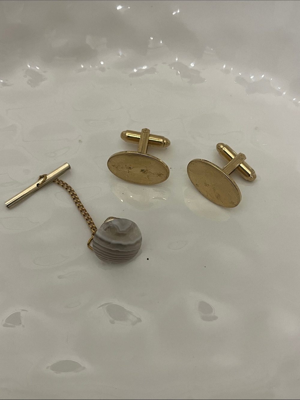 Classic Gold Oval Cufflinks with Agate Tie Tack - Gold